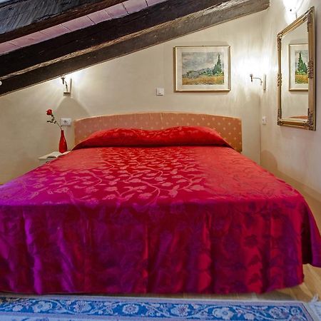 Residence Marco Polo Centro Storico Ровінь Екстер'єр фото