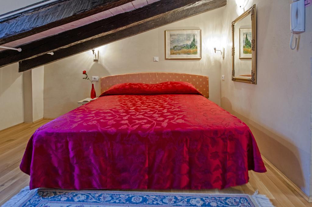 Residence Marco Polo Centro Storico Ровінь Екстер'єр фото